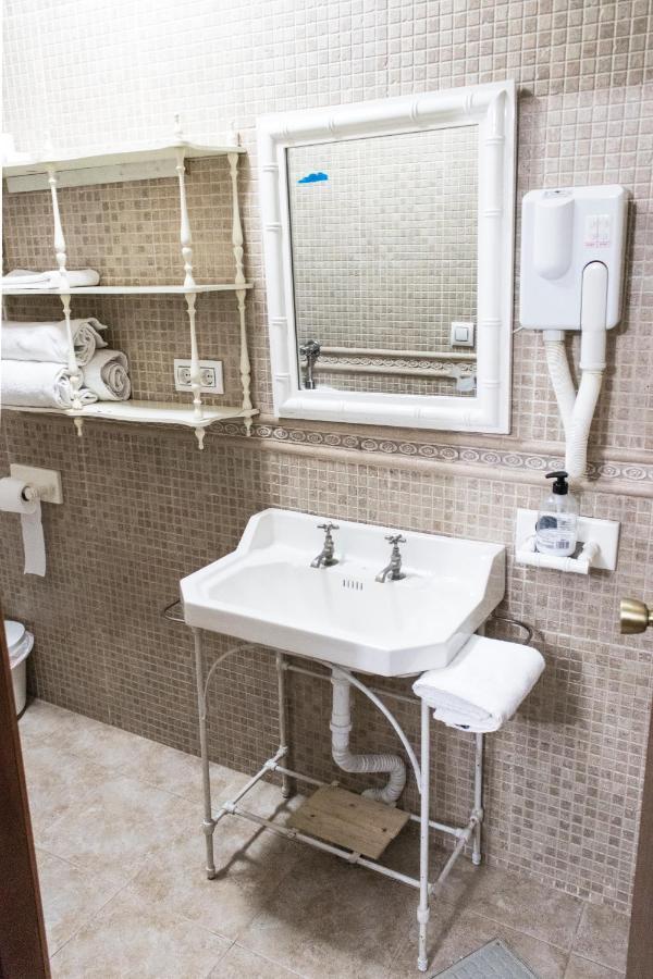 Casa Cueva Picoesquina Villa กวาดิกซ์ ภายนอก รูปภาพ